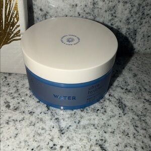 Ultra Hydrating Cream - Blue and White